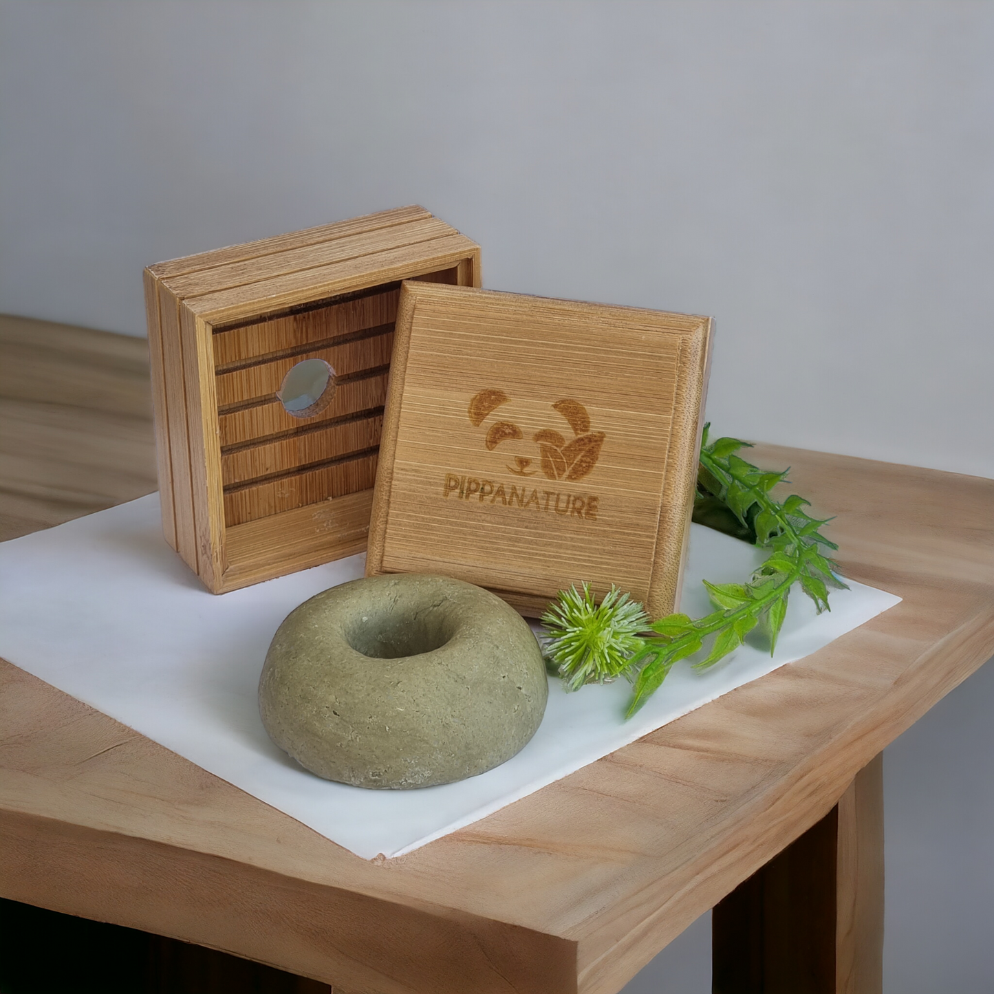 Bamboo Soap Box by PippaNature, eco-friendly and sustainable storage for solid shampoo bars with natural materials.