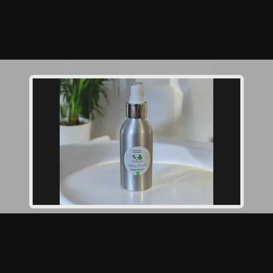 Demonstration of Spray Lincoln by PippaNature, showing how to safely apply this natural spray for effective and gentle pet care.