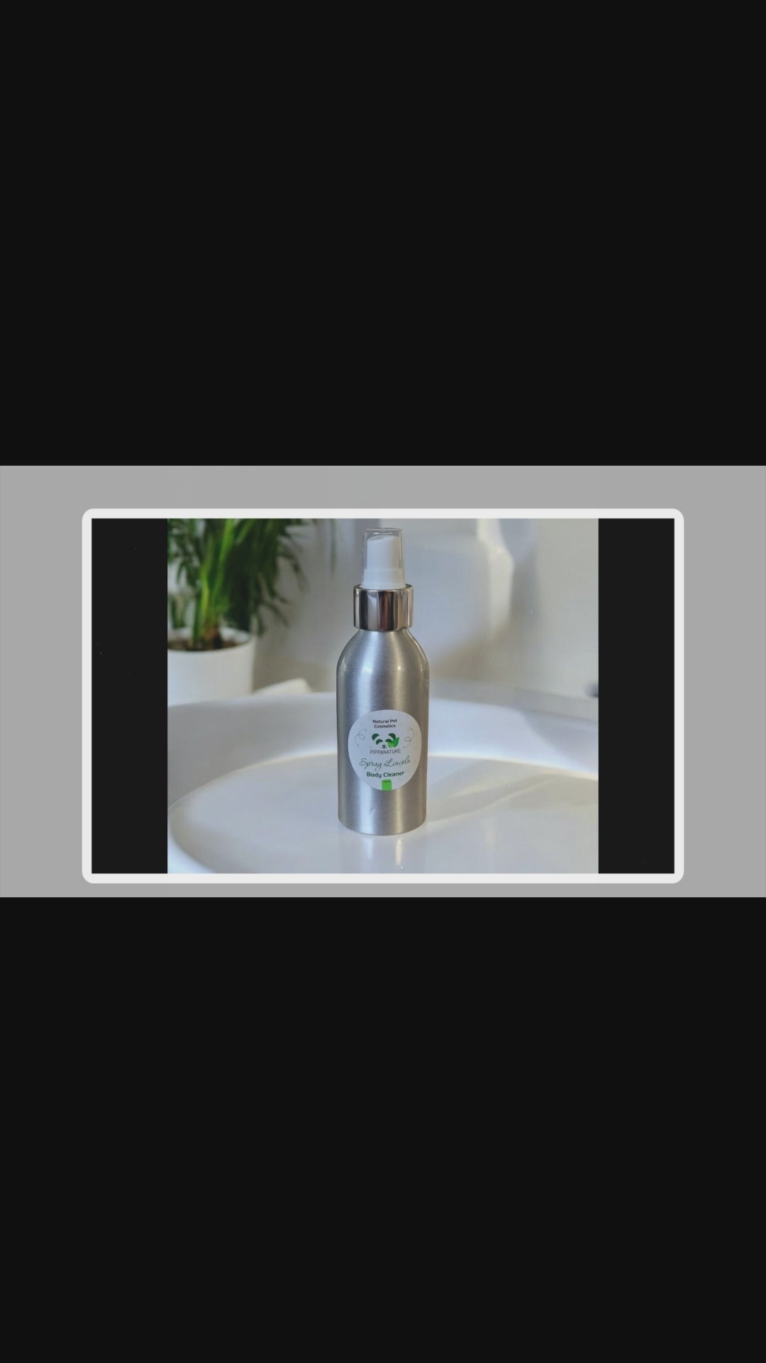 Demonstration of Spray Lincoln by PippaNature, showing how to safely apply this natural spray for effective and gentle pet care.